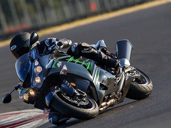 2013 Kawasaki Ninja ZX-14R track 2