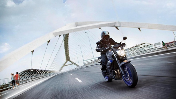2013 Yamaha XJ6 EU Race Blu