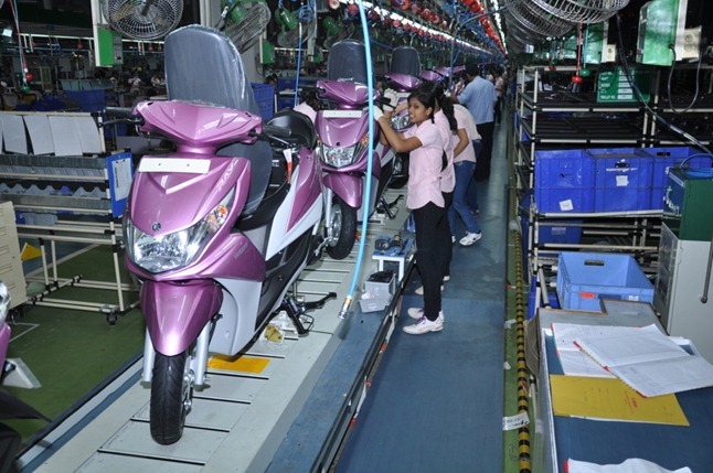 Yamaha's assembly line for its new scooter RAY being run entirely by women