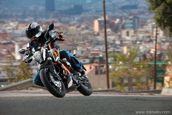 2013 KTM Duke 390 (13)