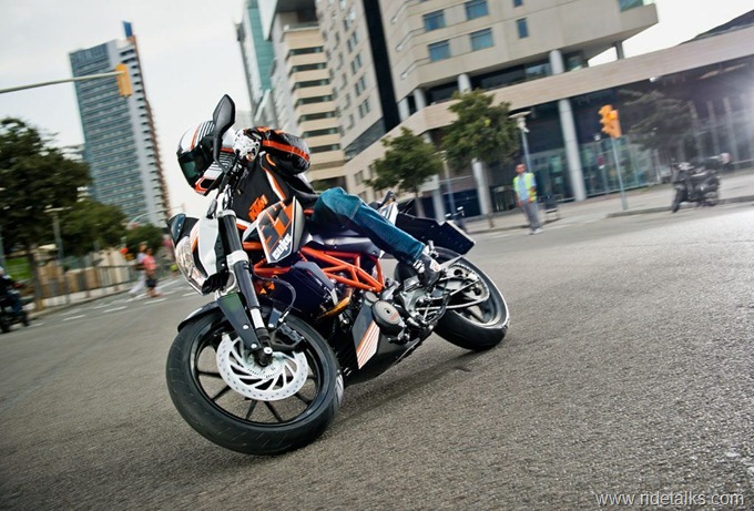 2013 KTM Duke 390 (9)