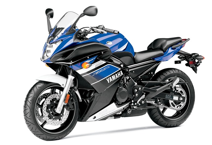 2013 Yamaha FZ6R black and blue front