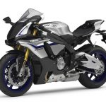 2016-Yamaha-R1M-Silver-Blu-Carbon-front0angle-studio-2