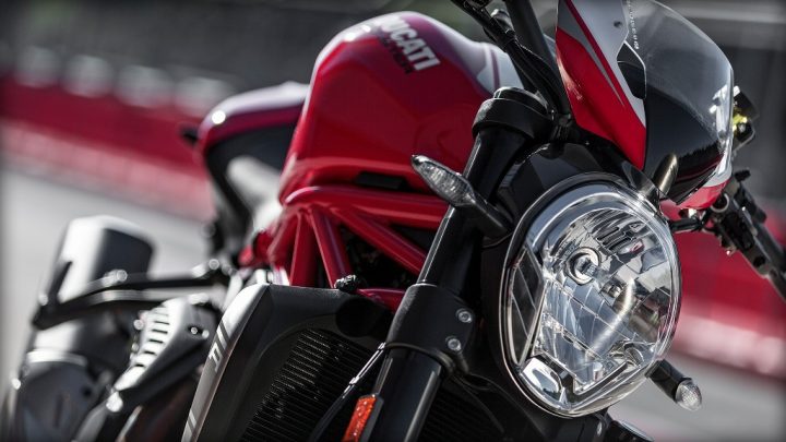 2016-ducati-monster-1200R-official-pics-red-headlamp-close