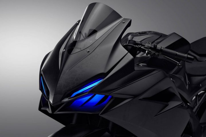 2016-honda-cbr250rr-black- (3)