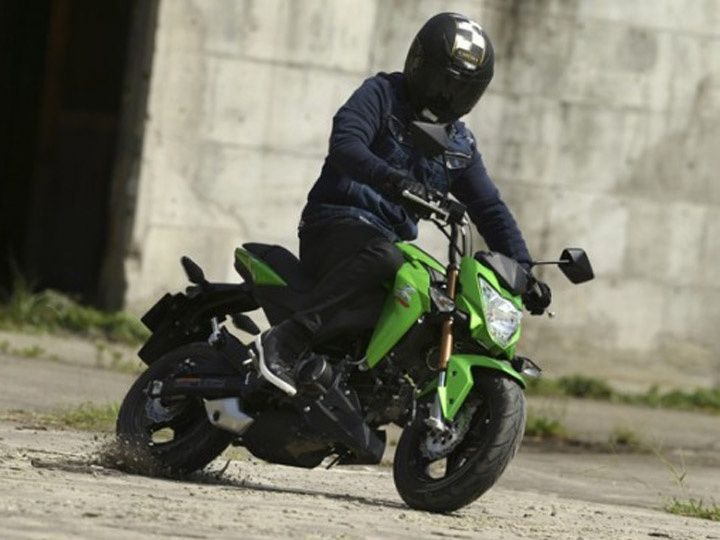 kawasaki-z125-action-photo